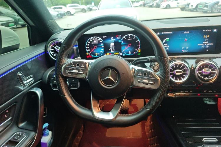 Used Mercedes-Benz A-Class 2020 Restyled A 200 L Sport Sedan Fashion Version Steering Wheel