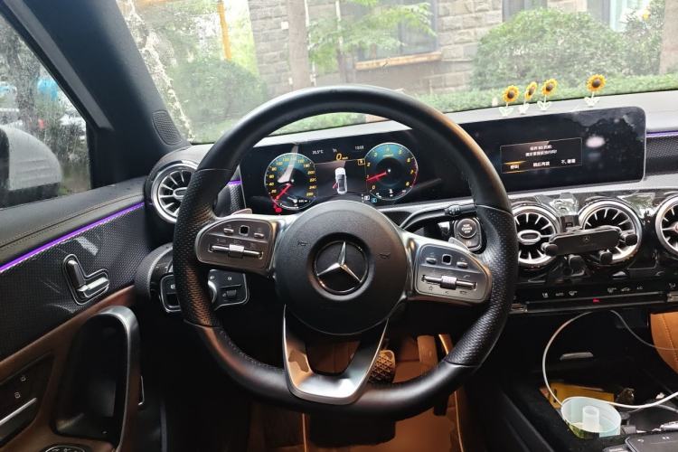 Used Mercedes-Benz A-Class 2020 Restyled A 200 L Sport Sedan Fashion Version Steering Wheel
