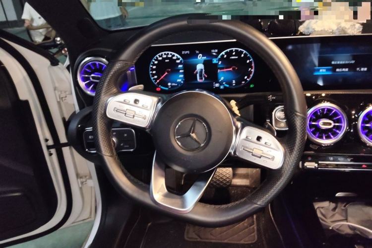 Used Mercedes-Benz A-Class 2020 Restyled A 200 L Sport Sedan Fashion Version Steering Wheel