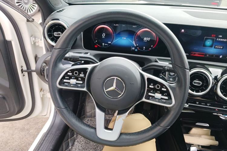Used Mercedes-Benz A-Class 2020 Second Facelift A 180 L Sport Sedan Steering Wheel