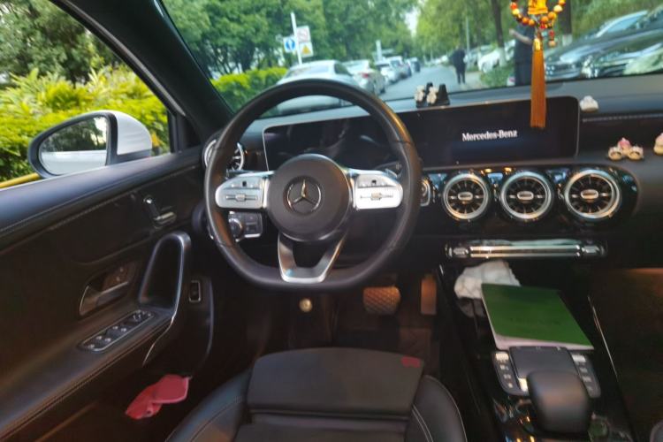 Used Mercedes-Benz A-Class 2020 Restyled A 200 L Sport Sedan Fashion Version Steering Wheel