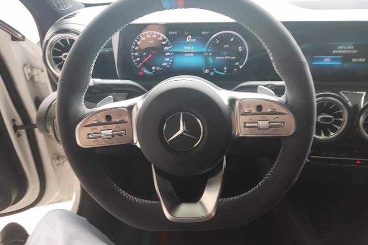Used Mercedes-Benz A-Class 2020 Restyled A 200 L Sport Sedan Fashion Version Steering Wheel