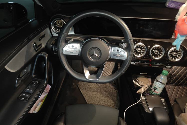 Used Mercedes-Benz A-Class 2020 A 220 L 4MATIC Sport Sedan Steering Wheel
