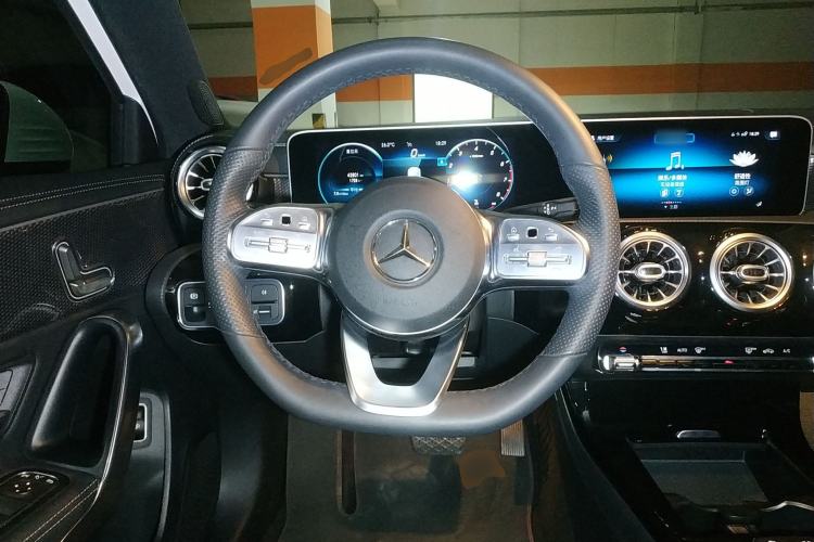 Used Mercedes-Benz A-Class 2020 Restyled A 200 L Sport Sedan Fashion Version Steering Wheel