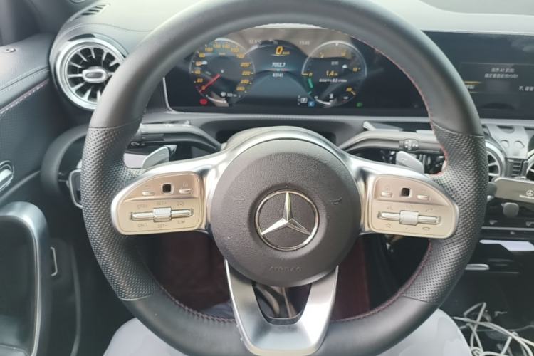Used Mercedes-Benz A-Class 2020 Restyled A 200 L Sport Sedan Fashion Version Steering Wheel