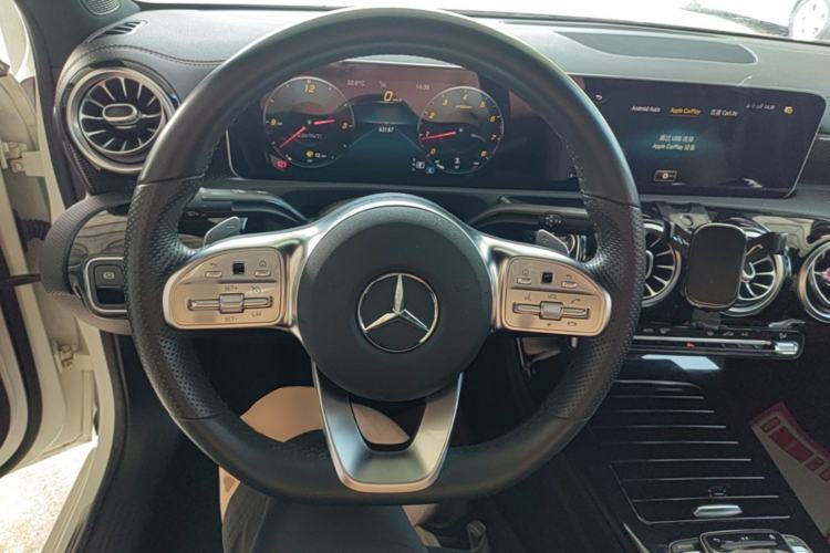 Used Mercedes-Benz A-Class 2020 Restyled A 200 L Sport Sedan Fashion Version Steering Wheel