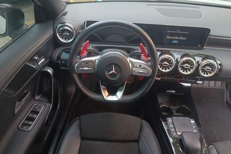 Used Mercedes-Benz A-Class 2020 Restyled A 200 L Sport Sedan Fashion Version Steering Wheel