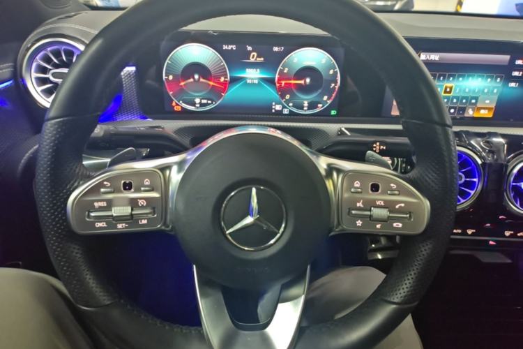 Used Mercedes-Benz A-Class 2020 Restyled A 200 L Sport Sedan Fashion Version Steering Wheel