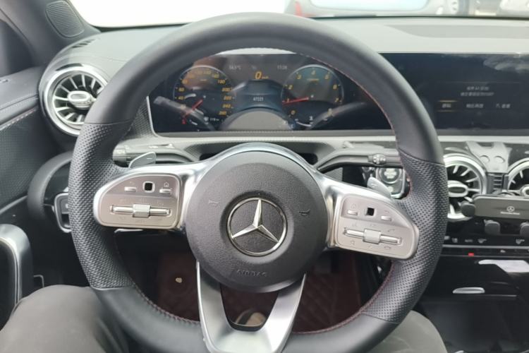 Used Mercedes-Benz A-Class 2020 Restyled A 200 L Sport Sedan Fashion Version Steering Wheel