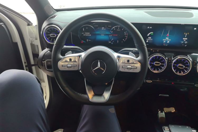Used Mercedes-Benz A-Class 2020 Restyled A 200 L Sport Sedan Fashion Version Steering Wheel