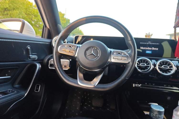 Used Mercedes-Benz A-Class 2020 Restyled A 200 L Sport Sedan Fashion Version Steering Wheel