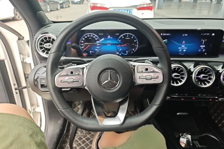 Used Mercedes-Benz A-Class 2020 Restyled A 200 L Sport Sedan Fashion Version Steering Wheel