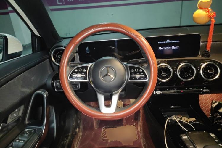 Used Mercedes-Benz A-Class 2020 Facelift A 180 L Sport Sedan Special Configuration Steering Wheel