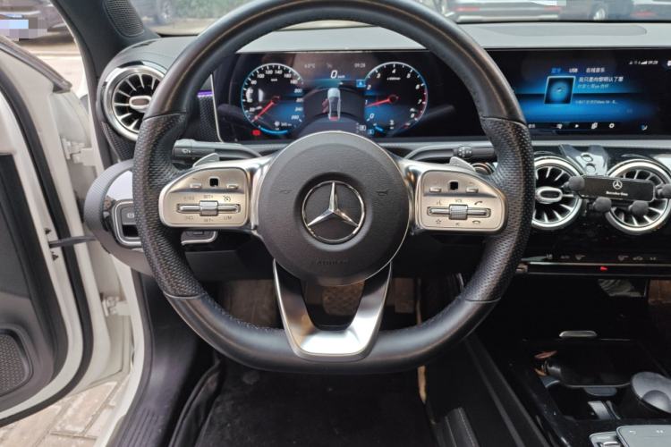 Used Mercedes-Benz A-Class 2020 Restyled A 200 L Sport Sedan Fashion Version Steering Wheel