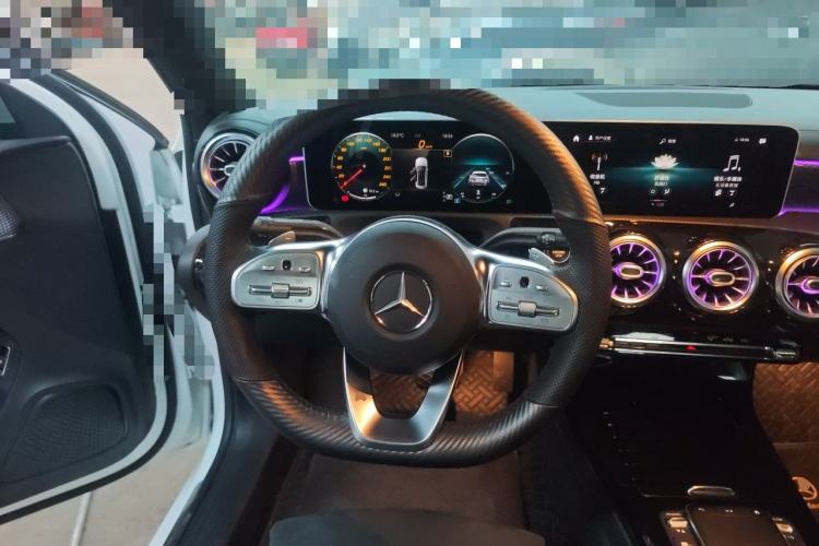 Used Mercedes-Benz A-Class 2020 Restyled A 200 L Sport Sedan Fashion Version Steering Wheel