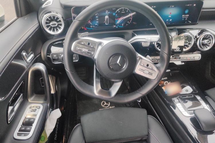 Used Mercedes-Benz A-Class 2020 Restyled A 200 L Sport Sedan Fashion Version Steering Wheel