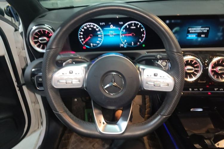 Used Mercedes-Benz A-Class 2020 Restyled A 200 L Sport Sedan Fashion Version Steering Wheel