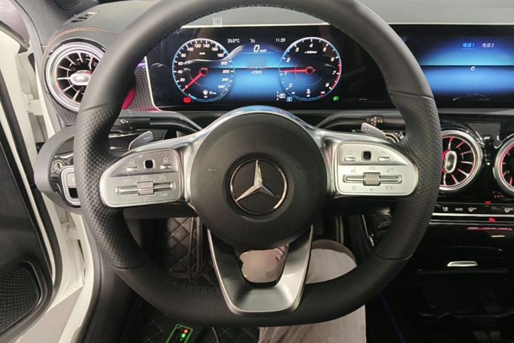 Used Mercedes-Benz A-Class 2020 Restyled A 200 L Sport Sedan Fashion Version Steering Wheel