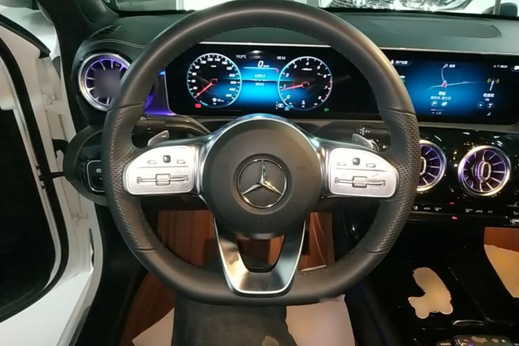 Used Mercedes-Benz A-Class 2020 Restyled A 200 L Sport Sedan Fashion Version Steering Wheel