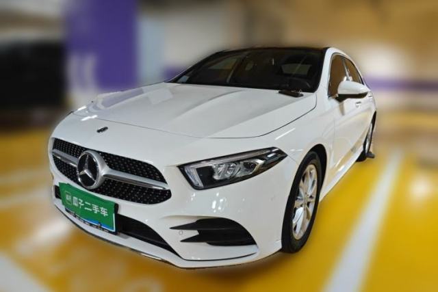 Mercedes-Benz A-Class 2020 Restyled A 200 L Sport Sedan Fashion Version usata