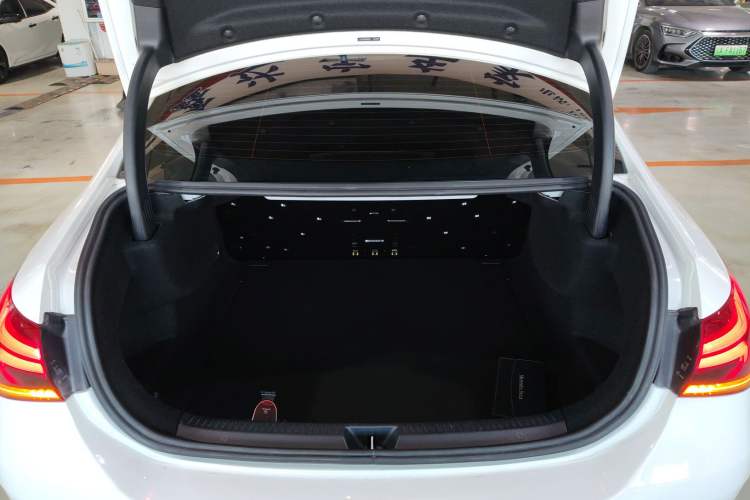 Used Mercedes-Benz A-Class 2020 Restyled A 200 L Sport Sedan Fashion Version Trunk