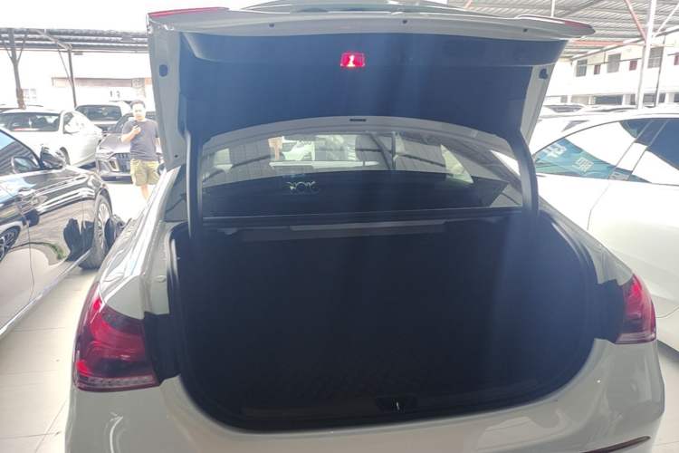 Used Mercedes-Benz A-Class 2020 Restyled A 200 L Sport Sedan Fashion Version Trunk