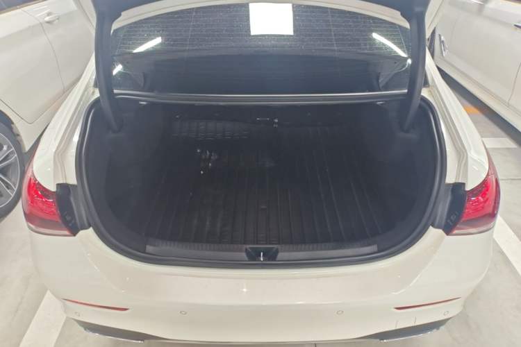 Used Mercedes-Benz A-Class 2020 Restyled A 200 L Sport Sedan Fashion Version Trunk