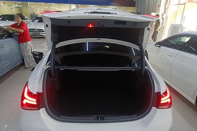 Used Mercedes-Benz A-Class 2020 Restyled A 200 L Sport Sedan Fashion Version Trunk