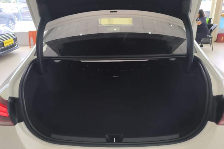Used Mercedes-Benz A-Class 2020 Restyled A 200 L Sport Sedan Fashion Version Trunk