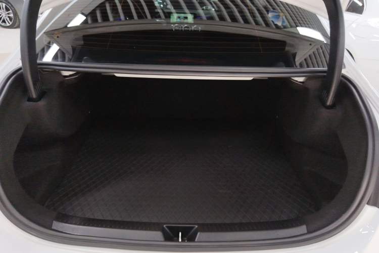 Used Mercedes-Benz A-Class 2020 Restyled A 200 L Sport Sedan Fashion Version Trunk