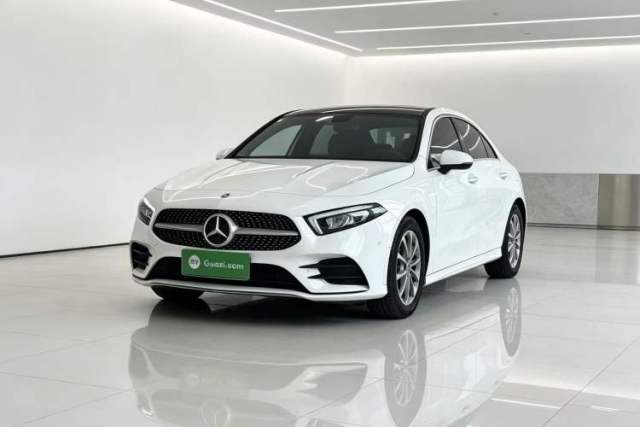 Ojetý Mercedes-Benz A-Class 2020 A 200 L Sport Sedan