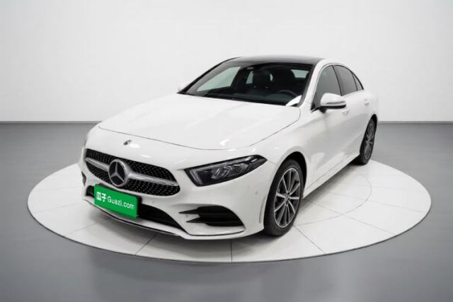 Ojetý Mercedes-Benz A-Class 2020 A 200 L Sport Sedan
