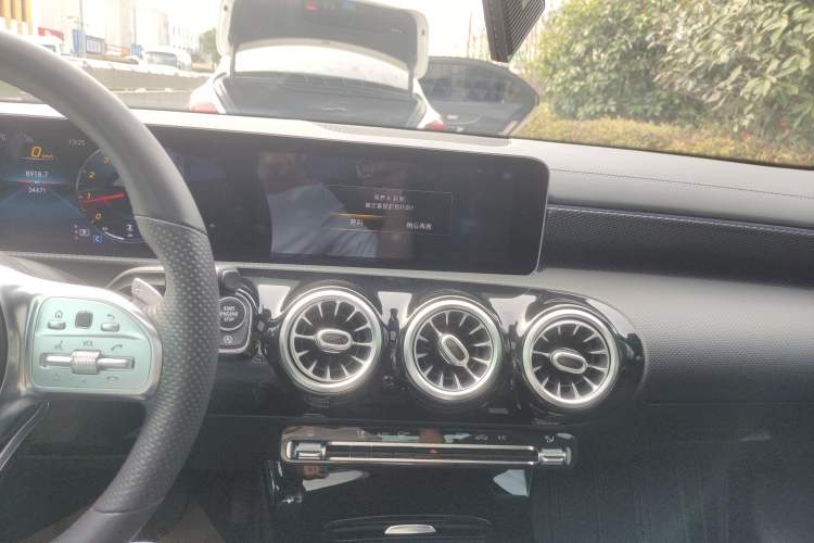 Used Mercedes-Benz A-Class 2020 Restyled A 200 L Sport Sedan Fashion Version Audio And AC Panel