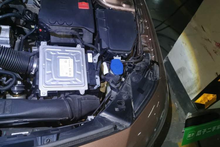 Used Mercedes-Benz A-Class 2020 A 180 L Sport Sedan Engine Bay Left