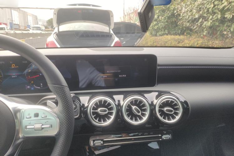 Used Mercedes-Benz A-Class 2020 Restyled A 200 L Sport Sedan Fashion Version Interior 2