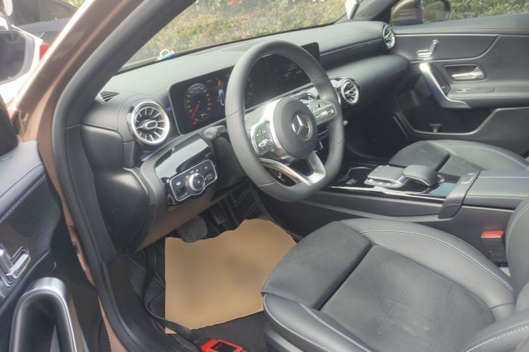 Used Mercedes-Benz A-Class 2020 Restyled A 200 L Sport Sedan Fashion Version Interior 3