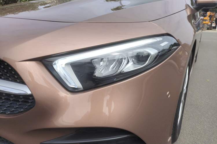 Used Mercedes-Benz A-Class 2020 Restyled A 200 L Sport Sedan Fashion Version Left Front Headlight