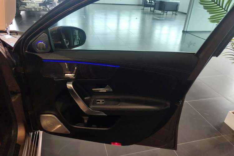 Used Mercedes-Benz A-Class 2020 Restyled A 200 L Sport Sedan Fashion Version Right Front Door Interior