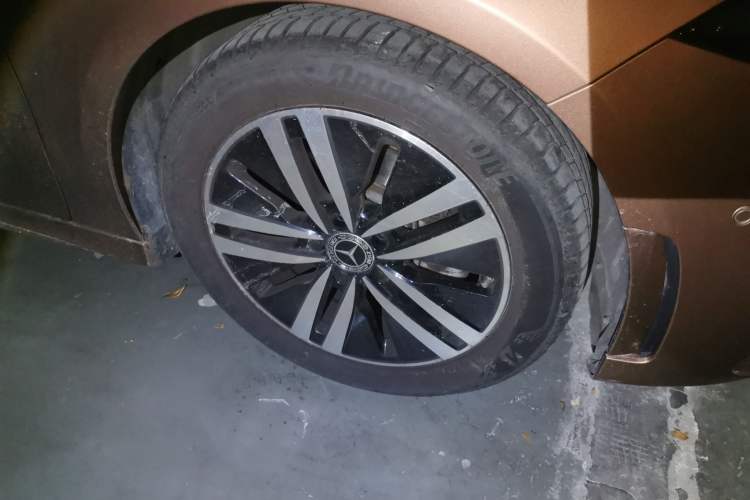 Used Mercedes-Benz A-Class 2020 A 180 L Sport Sedan Right Front Wheel Hub