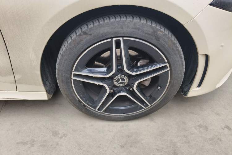 Used Mercedes-Benz A-Class 2020 A 200 L Sport Sedan Right Front Wheel Hub
