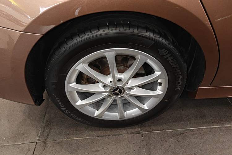 Used Mercedes-Benz A-Class 2020 A 200 L Sport Sedan Right Rear Wheel Hub