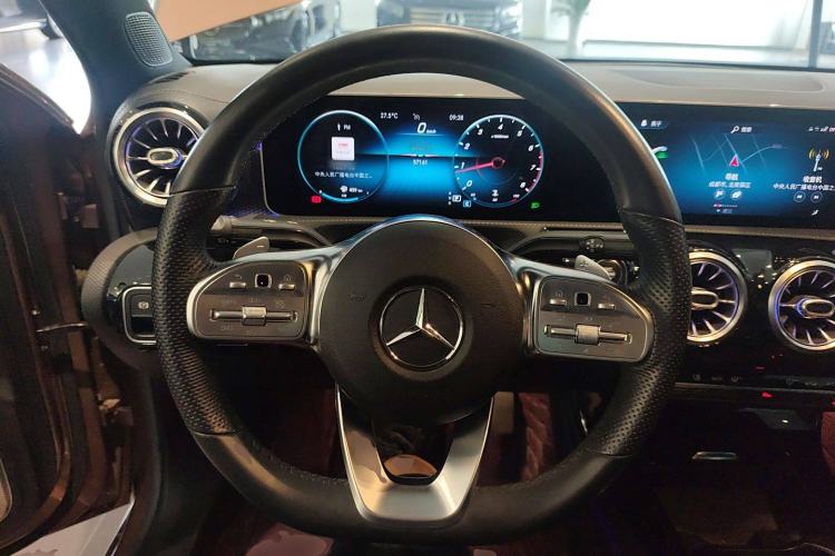 Used Mercedes-Benz A-Class 2020 Restyled A 200 L Sport Sedan Fashion Version Steering Wheel