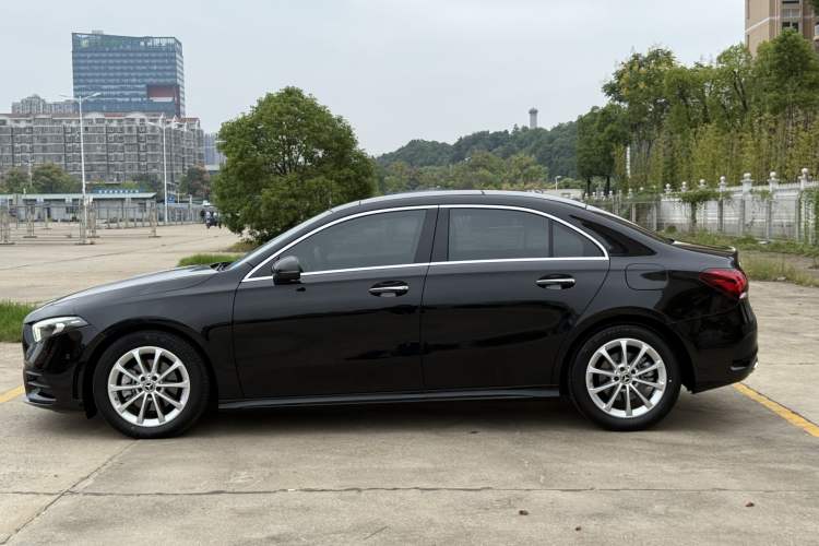 Used Mercedes-Benz A-Class 2021 A 200 L Sport Sedan Fashion Model Exterior 2