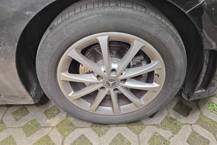 Used Mercedes-Benz A-Class 2021 A 200 L Sport Sedan Fashion Model Right Front Wheel Hub