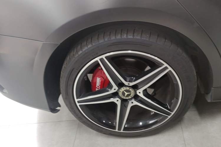Used Mercedes-Benz A-Class 2021 A 200 L Sport Sedan Fashion Model Right Rear Wheel Hub