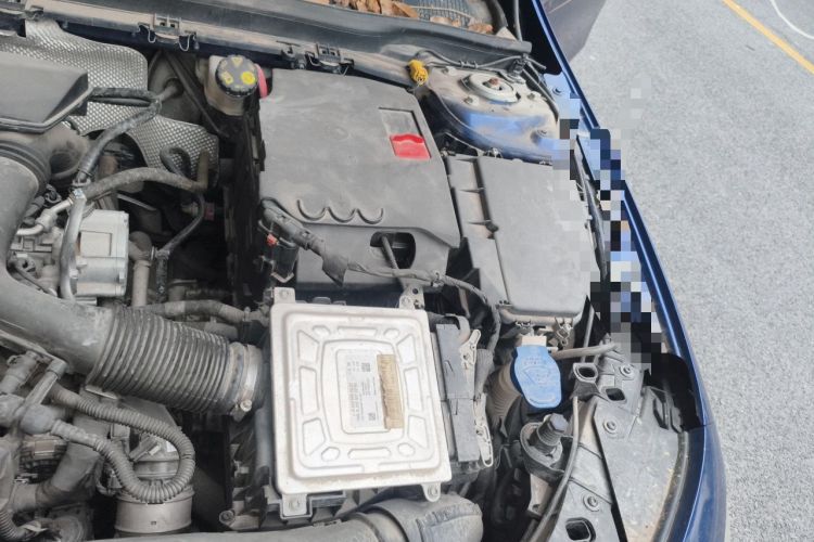 Used Mercedes-Benz A-Class 2021 A 180 L Engine Bay Left