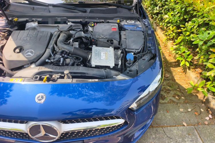 Used Mercedes-Benz A-Class 2021 A 200 L Sport Sedan Fashion Model Engine Bay Left