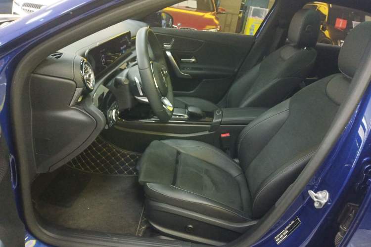 Used Mercedes-Benz A-Class 2021 A 200 L Sport Sedan Fashion Model Left Front Seat