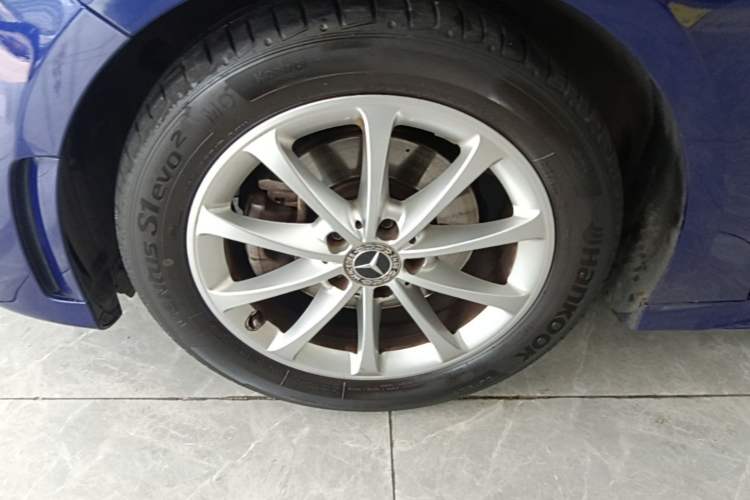 Used Mercedes-Benz A-Class 2021 A 200 L Sport Sedan Fashion Model Left Front Wheel Hub