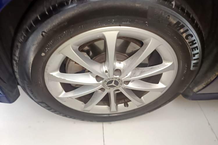 Used Mercedes-Benz A-Class 2021 A 200 L Sport Sedan Fashion Model Left Front Wheel Hub